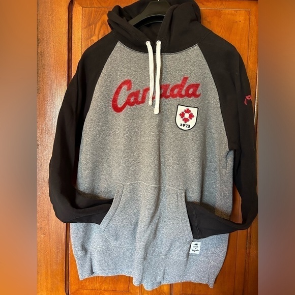 XL - Roots Canada Collection Hoodie - Picture 2 of 6